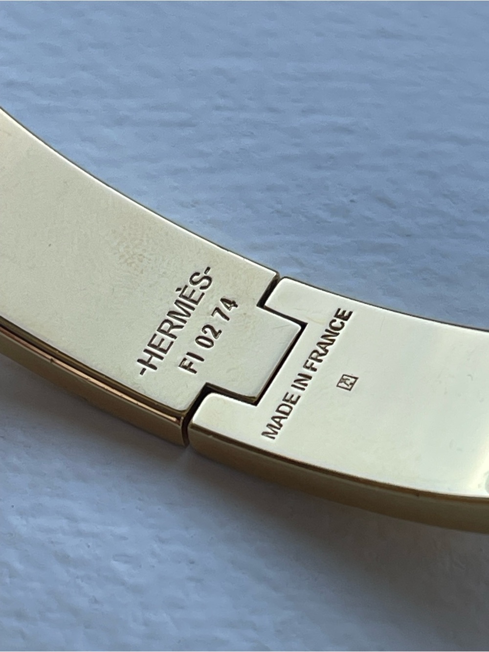 Hermes Clic H Gold and White Bracelet Bangle PM authentic - Picture 9 of 9